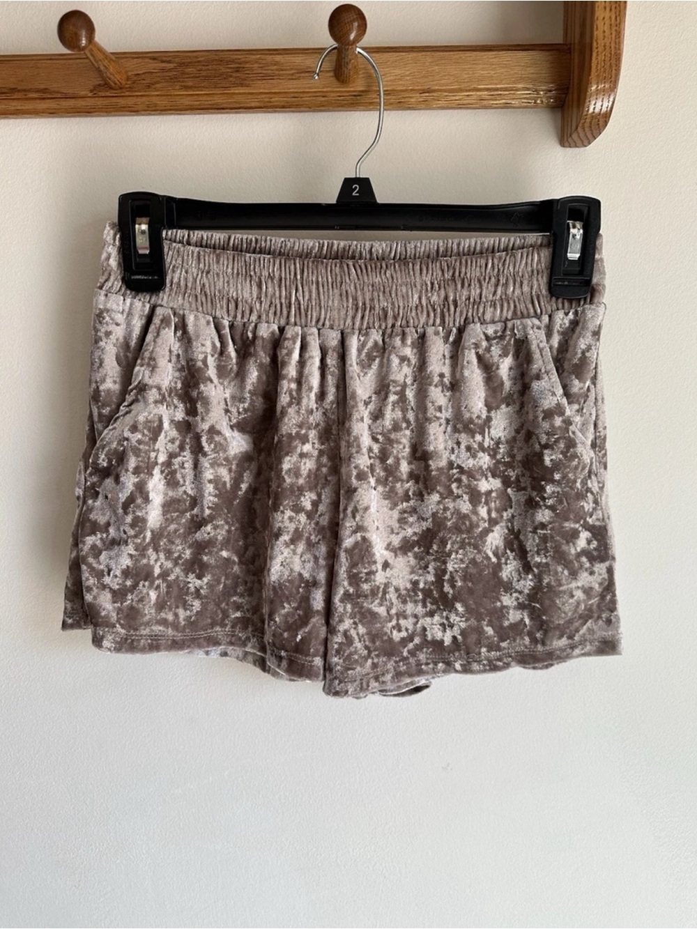 Crushed Velvet Elastic-Waist Women’s Lounge Shorts - Taupe XS Joe Benbasset